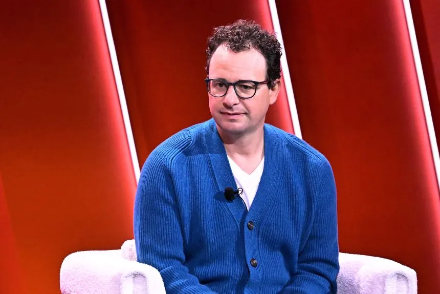 앤트로픽 안전 정책 변경 관련 뉴스 이미지, AI 기업 군사화 도미노