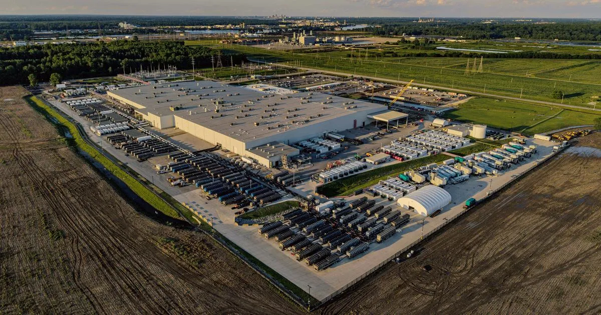 xAI Colossus 멤피스 데이터센터 항공뷰 - AI 인재 전쟁과 인프라 투자